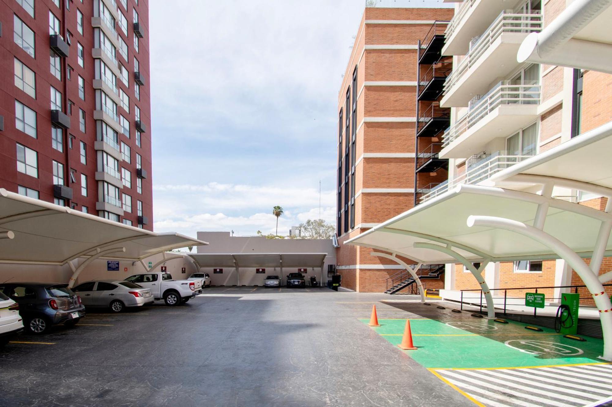 Hotel Velvet Plaza Guadalajara Exteriör bild